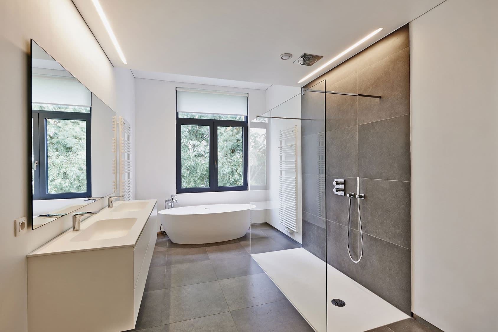 Bathroom plastering and skimming work